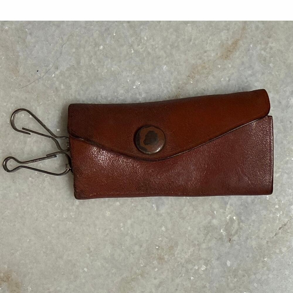 Vintage Brown Leather Key Holder Case Snap Closure Key Hooks Mid Century